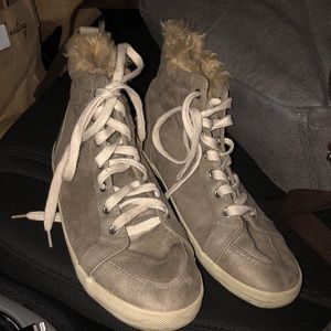 H&M high top fuzzy shoes